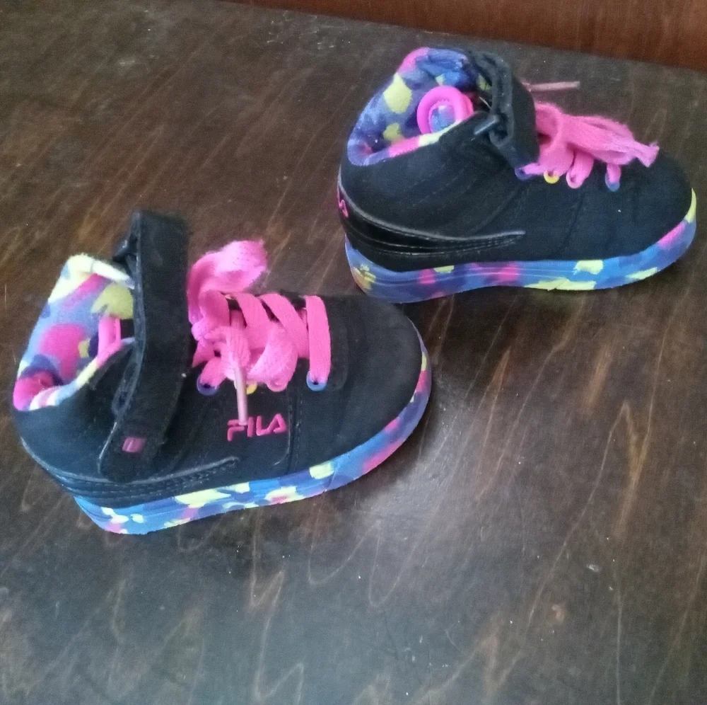 FILA Neon & Black Hi-top Lace Sneakers - Picture 1 of 6